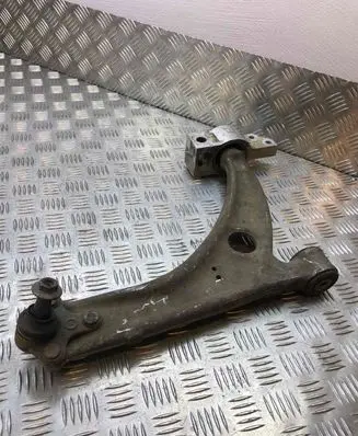 Volkswagen PASSAT B6 Front lower control arm/wishbone