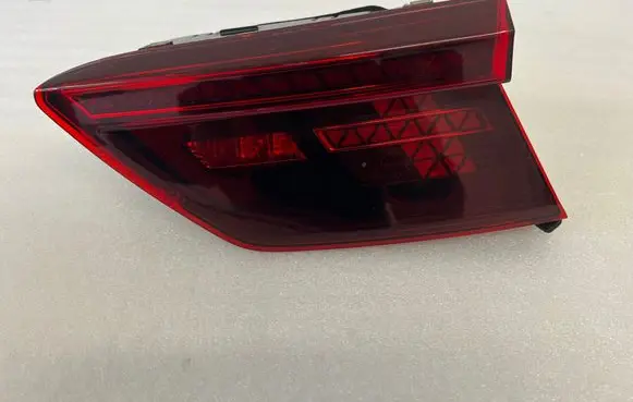 Volkswagen Tiguan Tailgate rear/tail lights 5NA945308D 2SA01252202 00222788