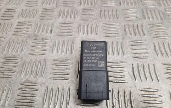 Citroen C4 II Glow plug pre-heat relay 9803299780 51299058A 20160203