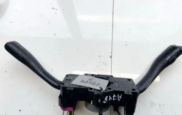 Volkswagen PASSAT B5 Indicator stalk 8L0953513 202.852atw