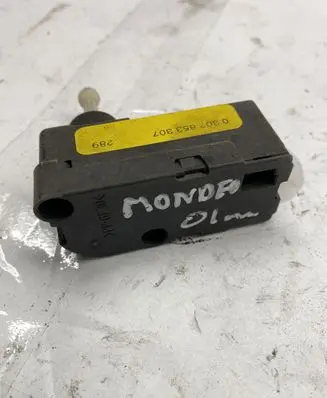 Ford Mondeo Mk III Headlight level adjustment motor 0307853307