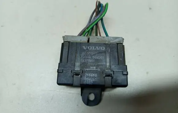 Volvo S80 Seat heating relay 8697318