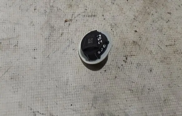 Peugeot 208 Airbag deployment crash/impact sensor 9843912180