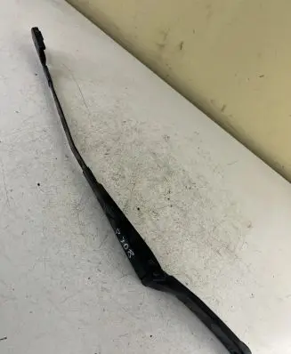 Peugeot 308 Front wiper blade arm