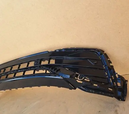 Volkswagen Tiguan Front bumper lower grill 5NA853677Q