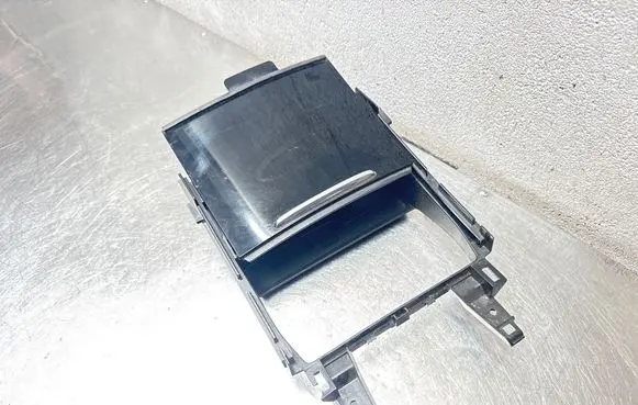 Opel Insignia B Car ashtray 39138936