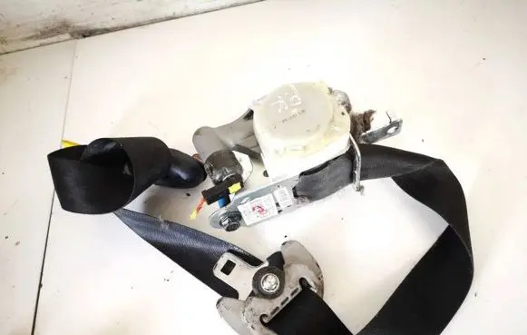 Hyundai i30 Front seatbelt 888102l700 88810-2l700