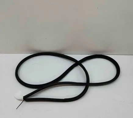 Toyota Yaris XP210 Rubber seal front coupe door 62312K0010