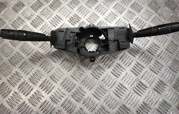 Peugeot 206 Wiper turn signal indicator stalk/switch 34394302