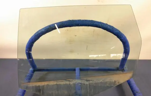 Volvo XC60 Rear door window glass
