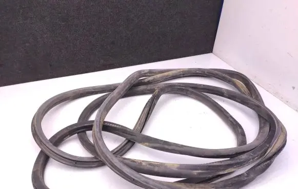 Mercedes-Benz Sprinter W906 Sliding door rubber seal 