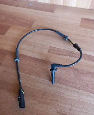 Dacia Logan II ABS brake wheel speed sensor 479104225R 10071155973