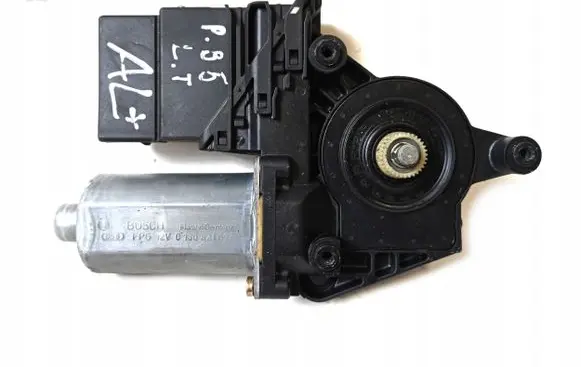 Volkswagen Passat Alltrack Rear door window regulator motor 0130821697
