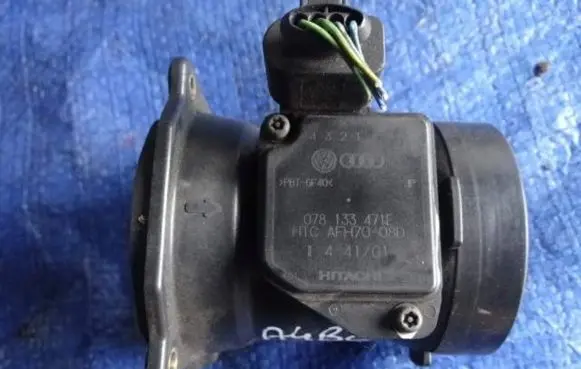 Audi A4 S4 B6 8E 8H Mass air flow meter 078133471e