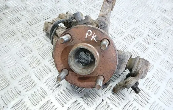 Toyota Corolla Verso E121 Front wheel hub spindle knuckle 
