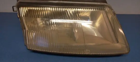 Volkswagen PASSAT B5 Headlight/headlamp 14742600