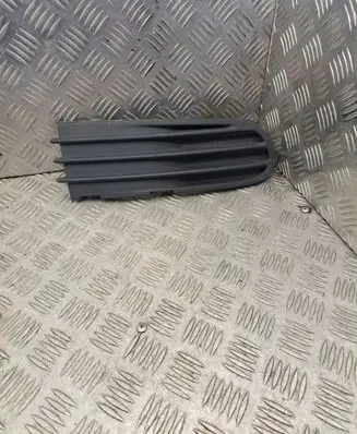 Volvo V50 Front bumper lower grill 30657010