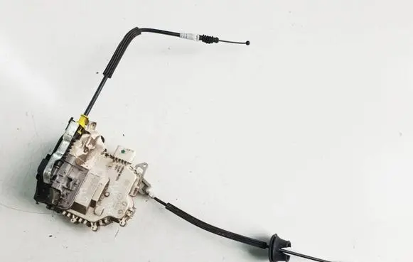 Audi A4 S4 B8 8K Rear door lock 8k0839015