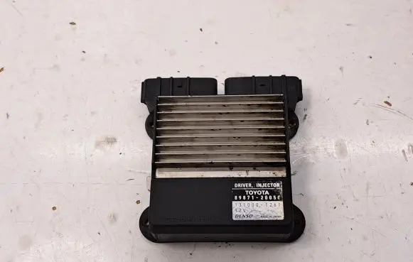 Toyota Avensis T250 Fuel injection control unit/module 1310001261 8987120050