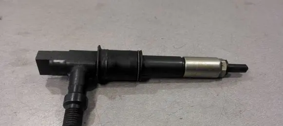Mazda 626 Fuel injector