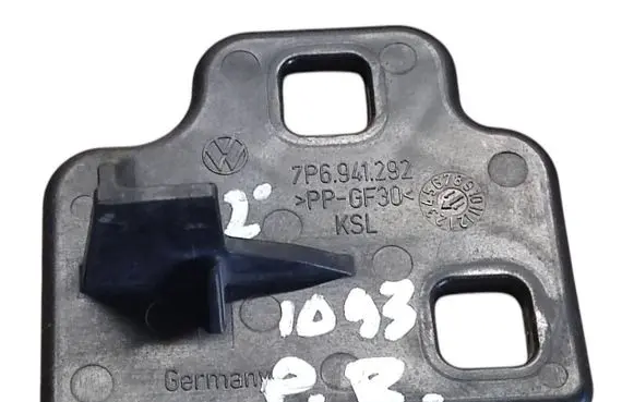 Volkswagen Touareg II Headlight/headlamp mounting bracket 7P6941292
