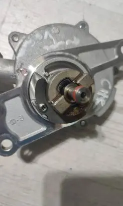 Toyota C-HR I Vacuum pump