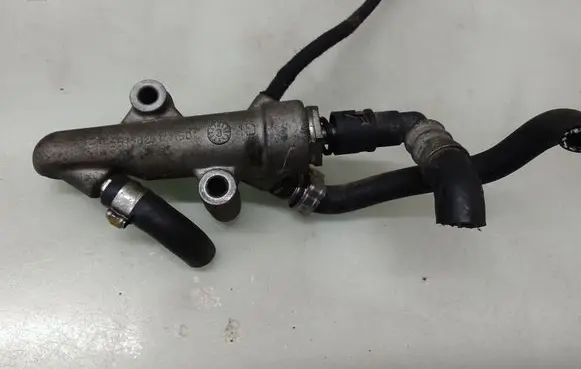 Opel Zafira B Fuel pressure regulator FGP55188200