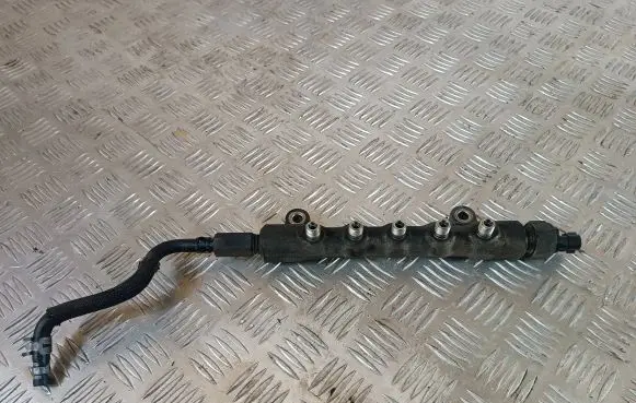 Toyota Corolla Verso E121 Fuel main line pipe 6121 12J21