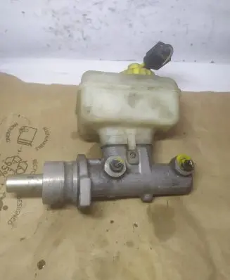 Master brake cylinder