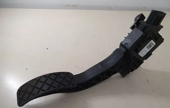 Volkswagen Up Accelerator throttle pedal 1S1721503A