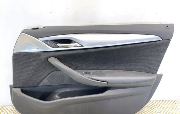 BMW 5 G30 G31 Front door card panel trim