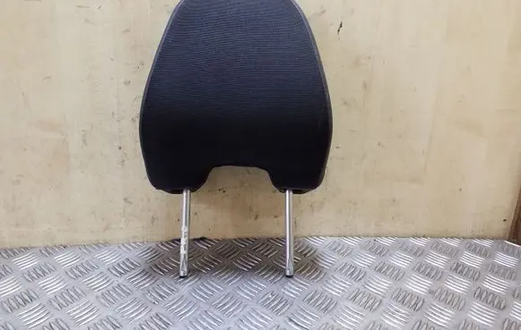 Volvo S60 Front seat headrest 
