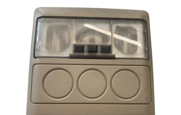 Land Rover Discovery 3 - LR3 Rear seat light XDE500420LUM 900301