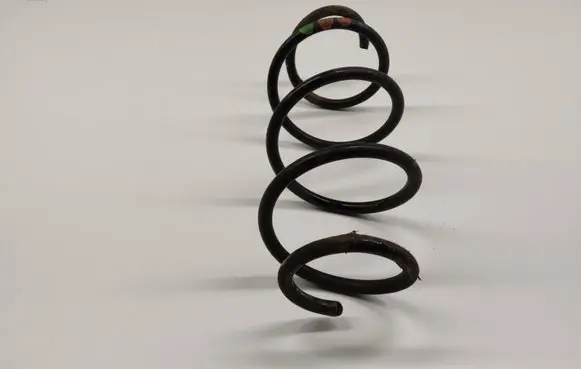 Volkswagen Jetta VI Front coil spring 