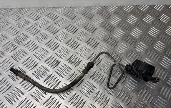 Skoda Rapid (NH) Clutch pipe/line FM277001