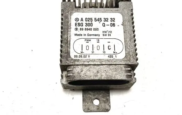 Mercedes-Benz Vaneo W414 Coolant fan relay A0255453232 898940000