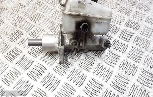 Opel Zafira A Master brake cylinder 32066734