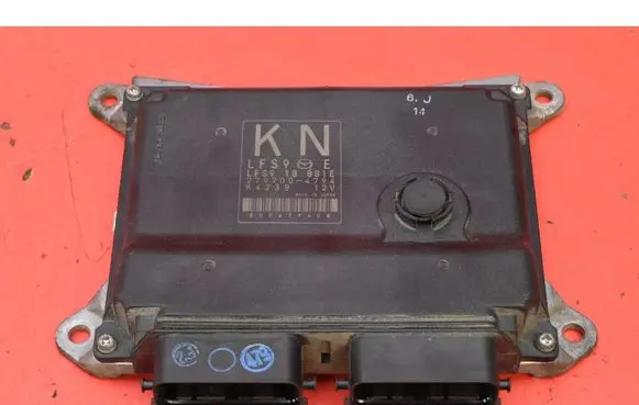 Mazda 3 I Engine control unit/module ECU LFS918881E