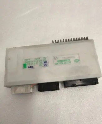 BMW 5 E39 Comfort/convenience module 6901225 5DK00704727 61356901225