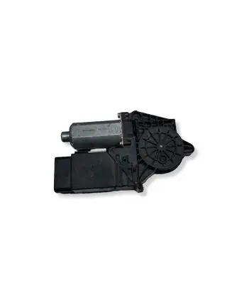 Volkswagen PASSAT B5 Front door window regulator motor 101435203