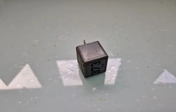 Audi A6 S6 C5 4B Other relay 8D0951253A V23134B52X301