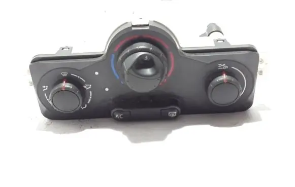 Renault Modus Air conditioner control unit module 7701070473