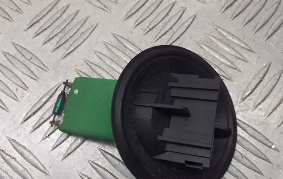 Volkswagen Polo IV 9N3 Heater blower motor/fan resistor 1C0909605K