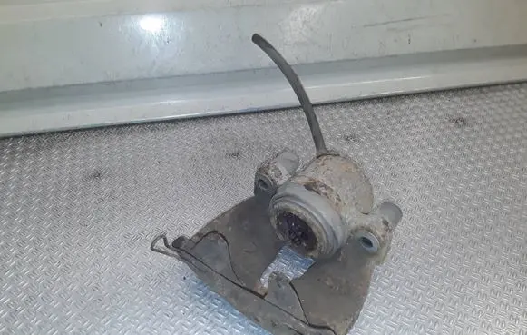 Ford C-MAX I Front brake caliper 