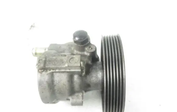 Peugeot 607 Power steering pump 