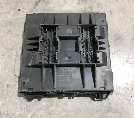 Volkswagen Transporter - Caravelle T5 Central body control module 7H0937088