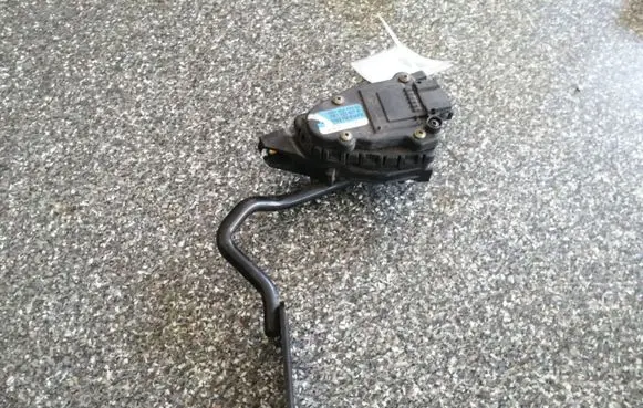 Ford Galaxy Accelerator throttle pedal 7M3723507B
