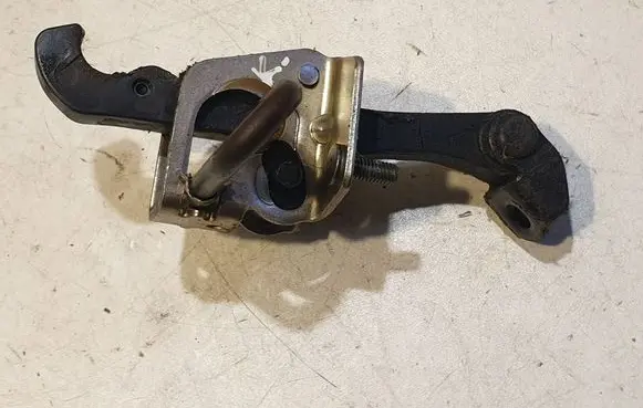 Volvo XC70 Front door check strap stopper 30661410