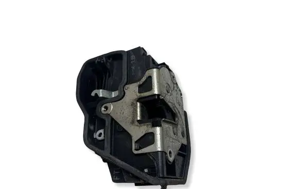 BMW 5 E60 E61 Front door lock 7154619