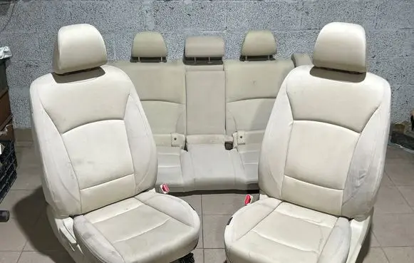 Seat set